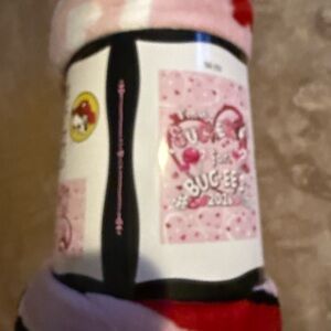 Buc-ee's Soft Pink and White Throw Blanket